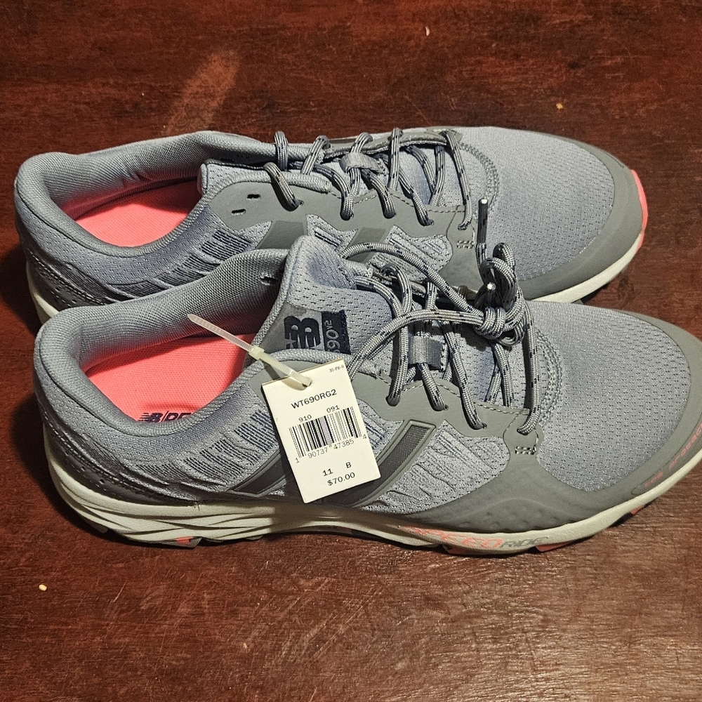 New Balance Women's Gray Athletic Shoes with Pink Interior